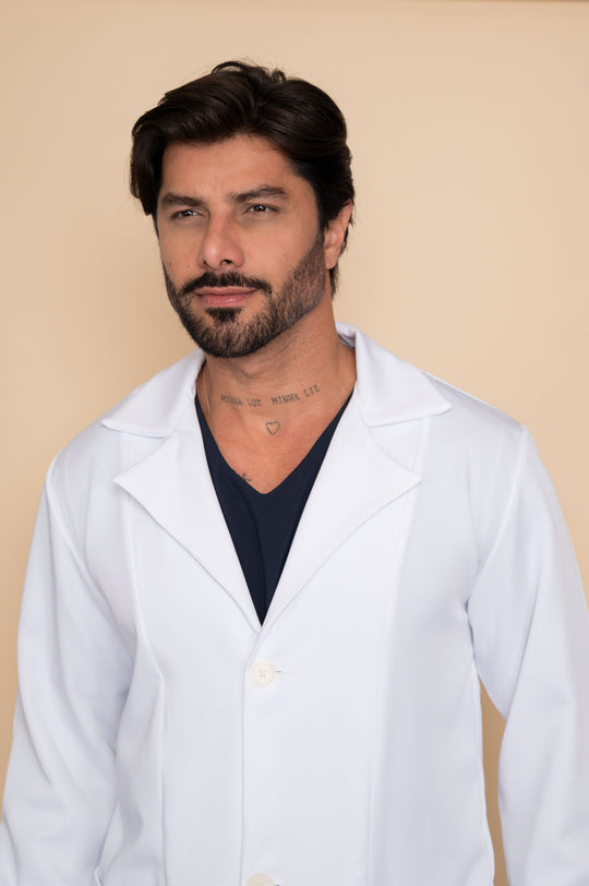Jaleco Masculino Branco Pierre | Elegância e Sofisticação Profissional