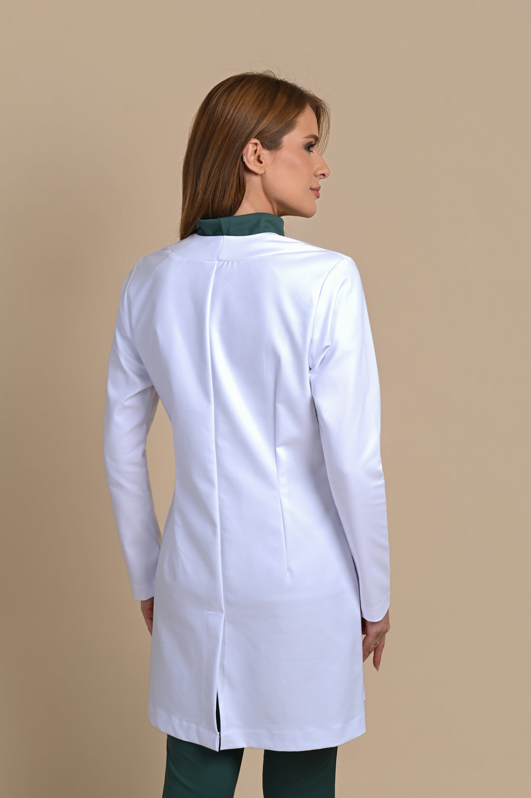 Jaleco Feminino Manga Longa Branco Chloe | Jalecos Le Petit