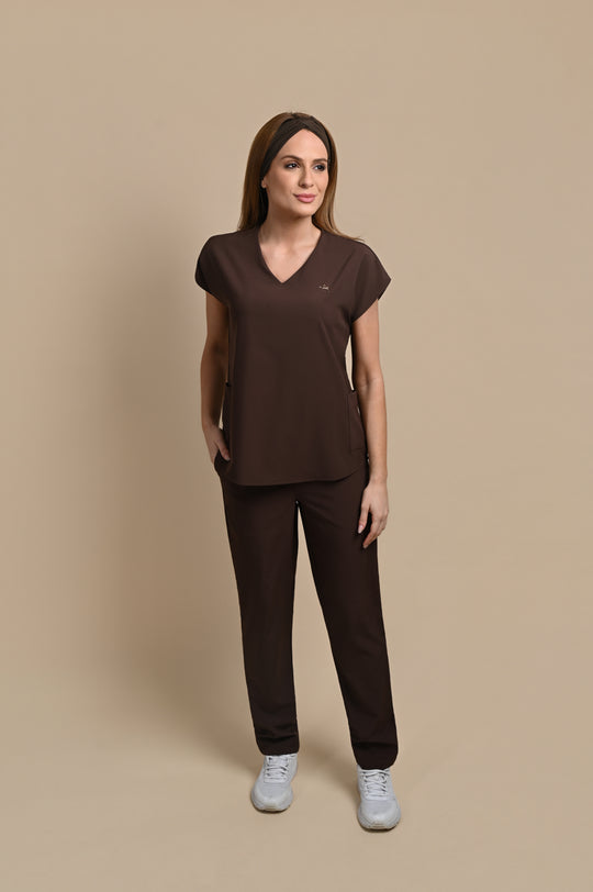 Scrub Feminino Café Monise | Pijama Cirúrgico Premium
