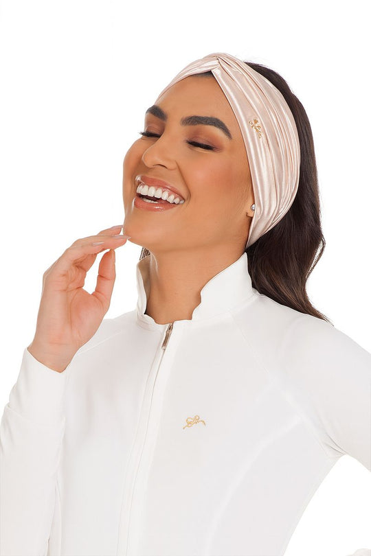 Faixa Turbante Nude Bardot | Elegância e Conforto Profissional