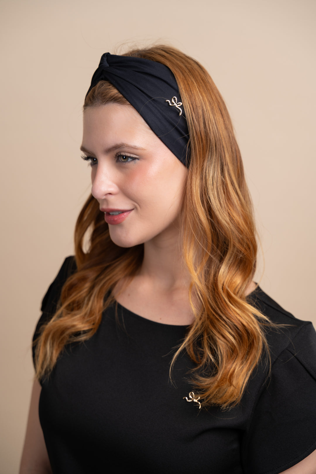 Faixa Turbante Preta Bardot | Elegância e Conforto Profissional