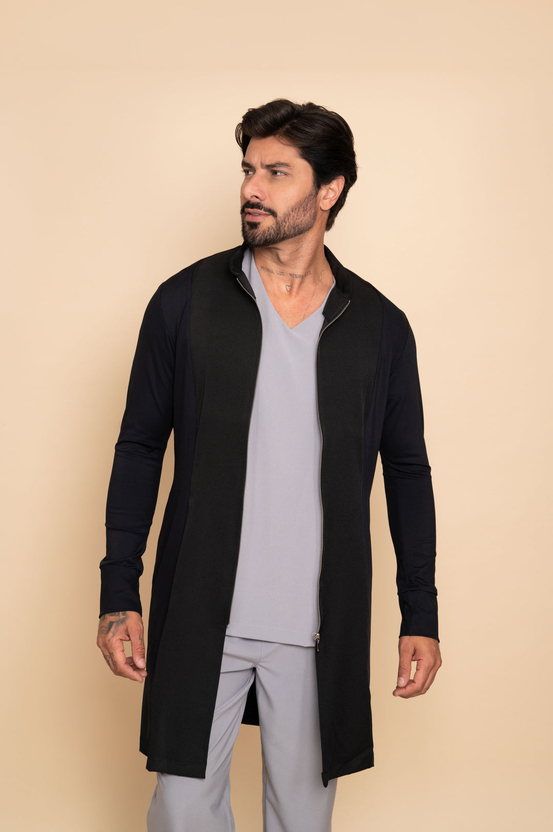 Jaleco Masculino Preto Theo | Elegância e Conforto Profissional