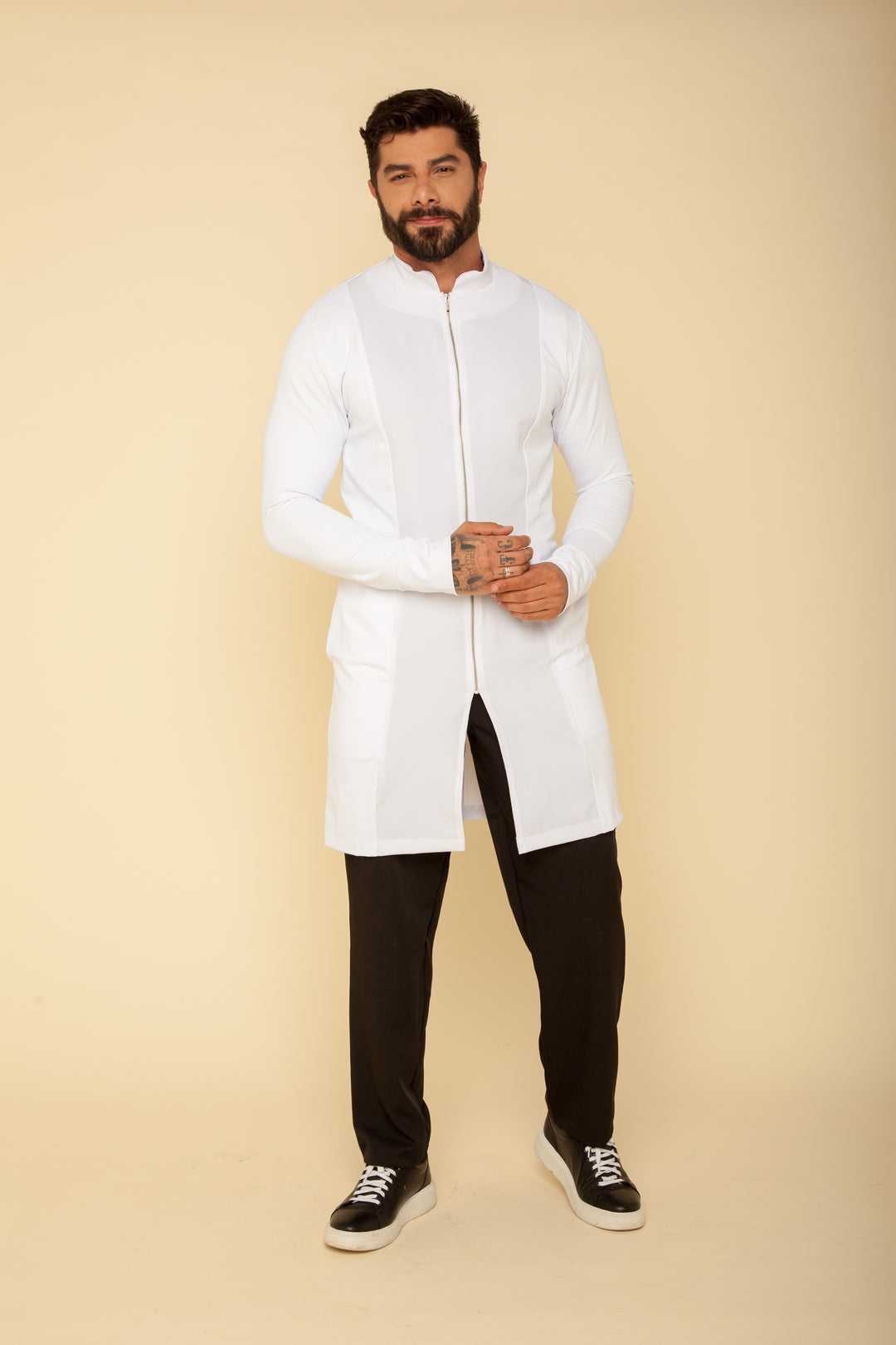 Jaleco Masculino Branco Theo | Elegância e Conforto Profissional